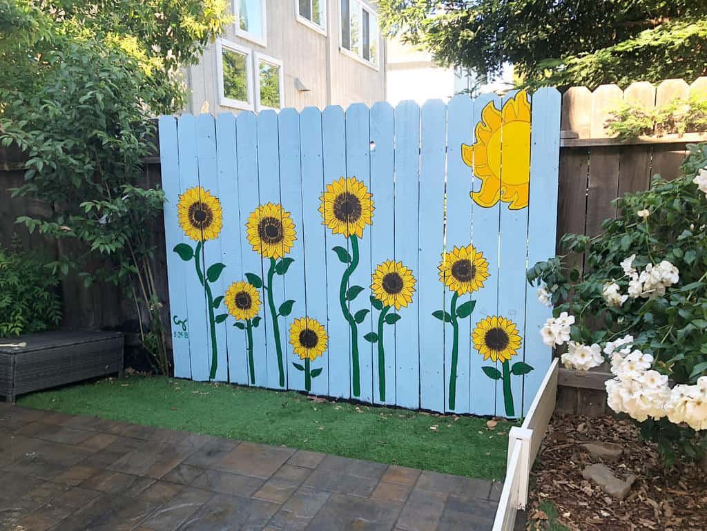 Painted Pallet Fence
