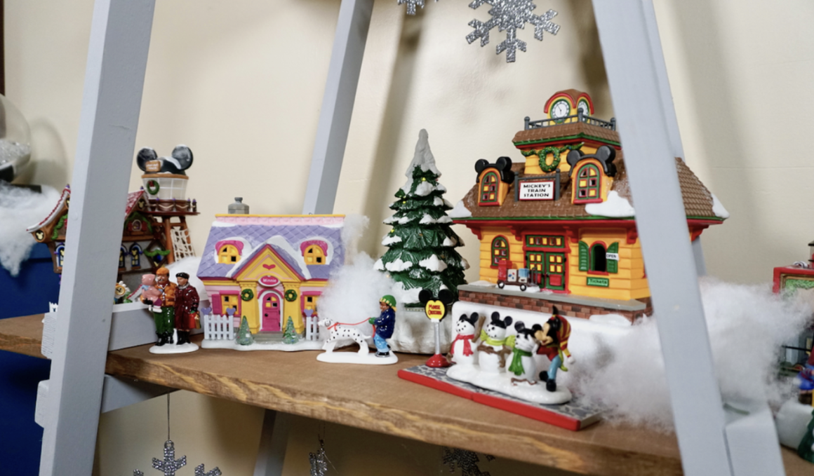 29 Creative DIY Christmas Village Display Ideas - Northern Feeling