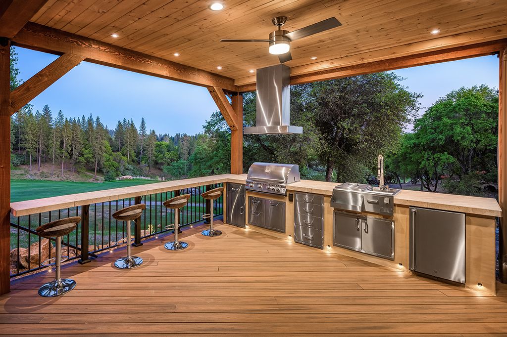 Outdoor Kitchens