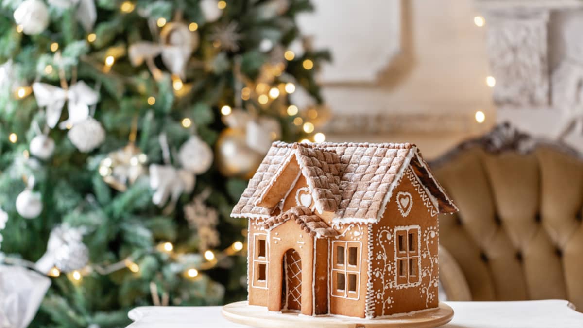 29 Creative DIY Christmas Village Display Ideas - Northern Feeling