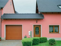 Your Garage's Impact on Curb Appeal