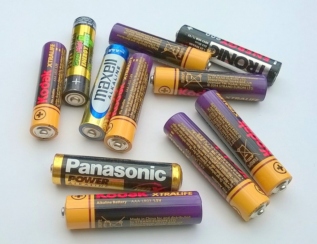 Factors to Consider When Choosing AA Batteries