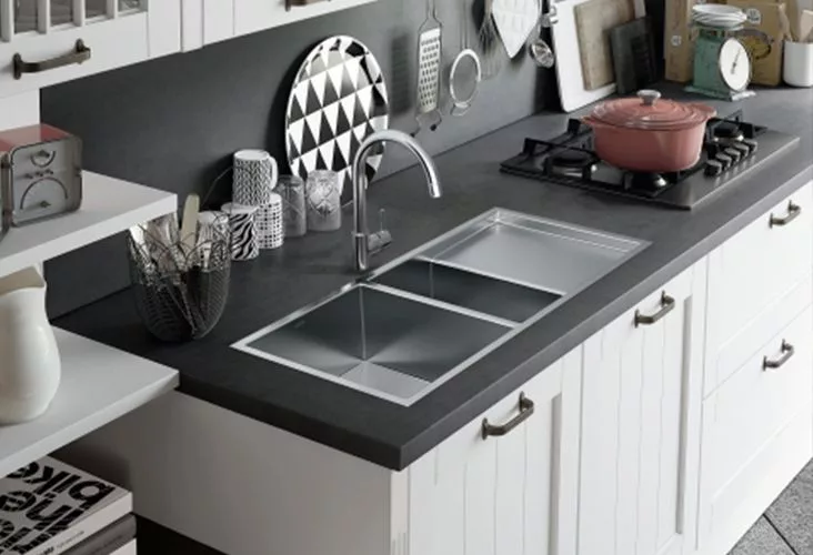 Integrated Sinks and Seamless Designs: Sleek and Functional