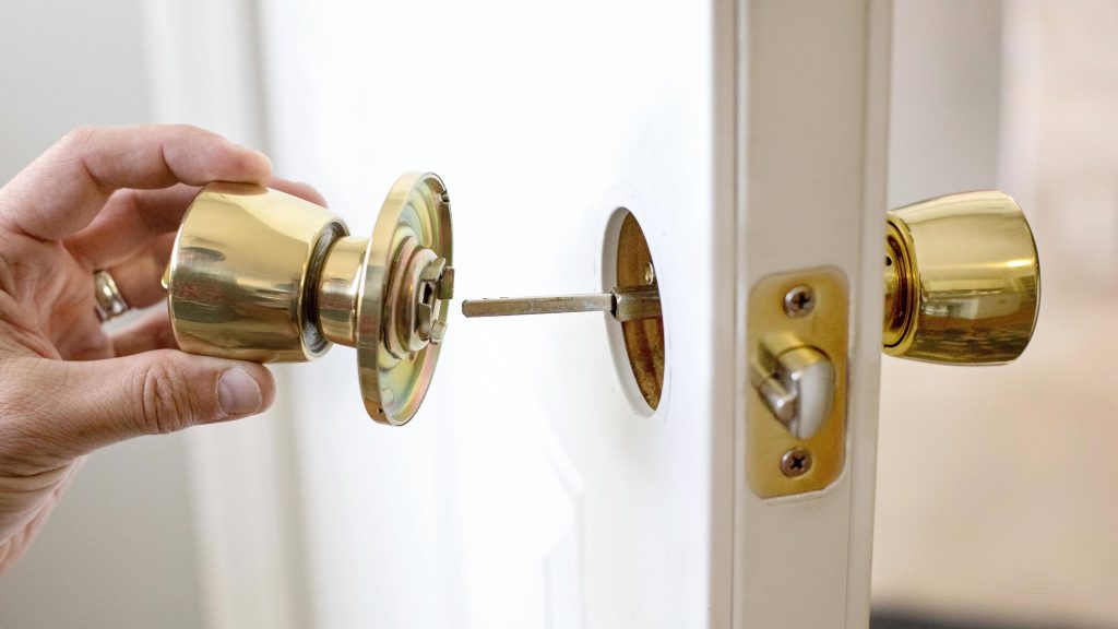 Steps on How to Change a Gold Door Handle