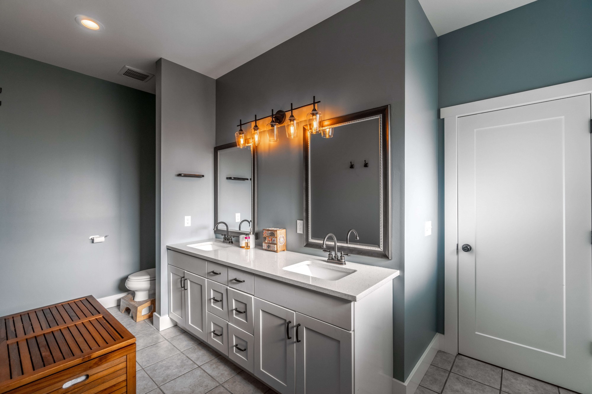 Choosing Non-Toxic Interior Paints for a Healthier Living Environment ...
