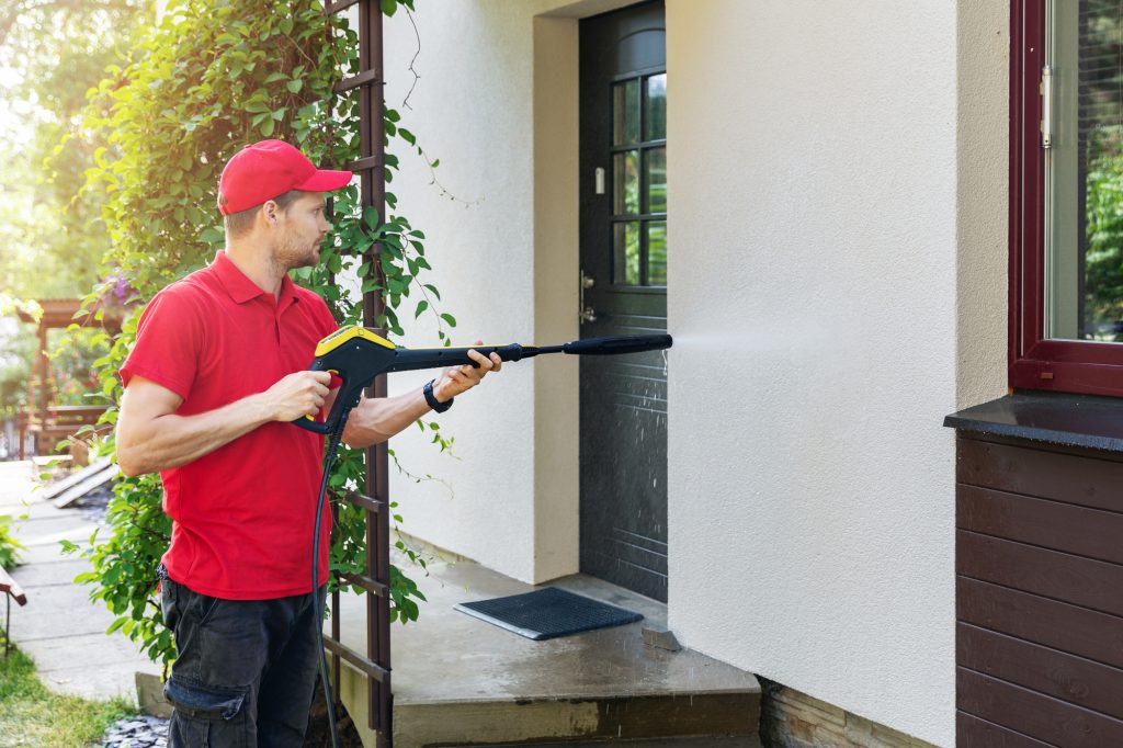 Benefits of Pressure Washing Your Home 