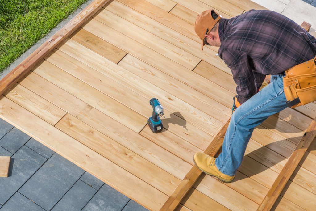 Benefits of Working with the Best Deck Contractors