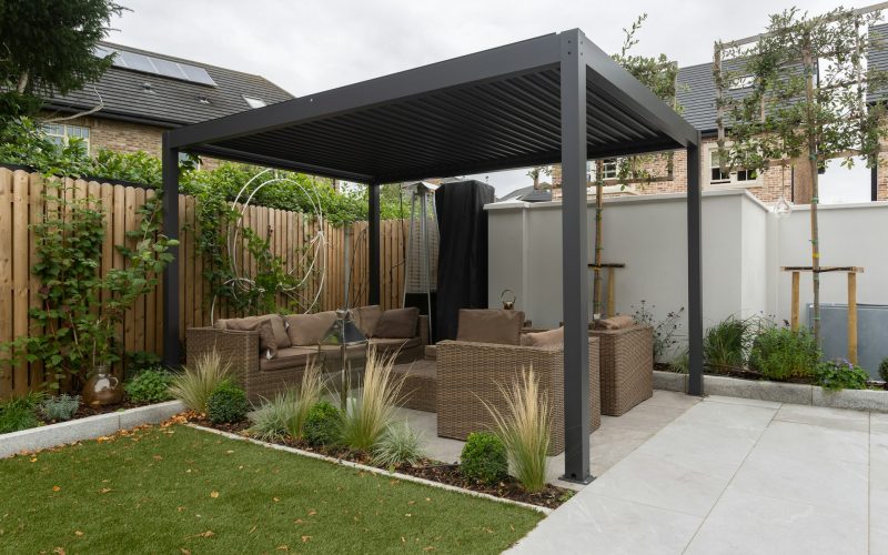 What Are the Benefits of Installing a Custom Pergola?
