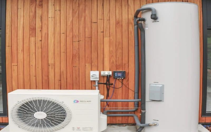 6 Expert Benefits of Installing a Solar Hot Water System